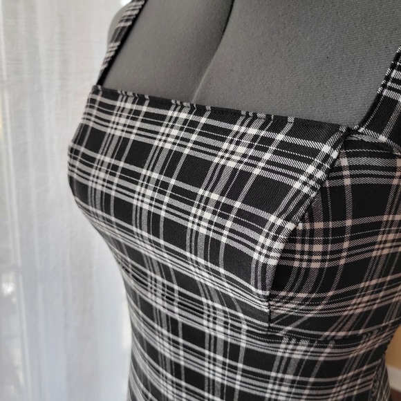 Hollister Black and White Plaid Mini Dress - Jumper - Size XXS - Picture 5 of 11